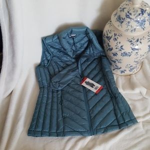 Vest. Packable down vest